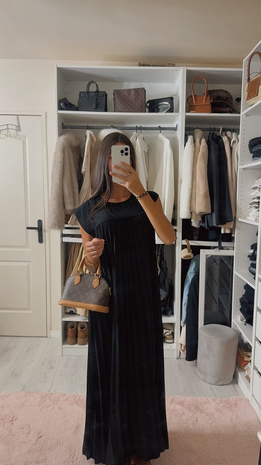 Robe Plissée Classique